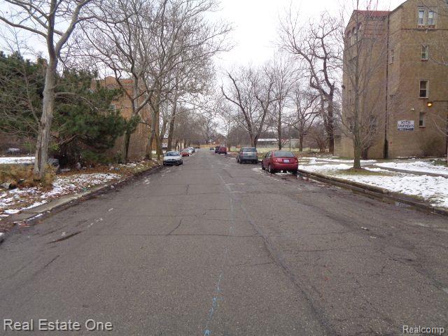 2752 W BOSTON Boulevard, Detroit, MI 48206 — Photo 9