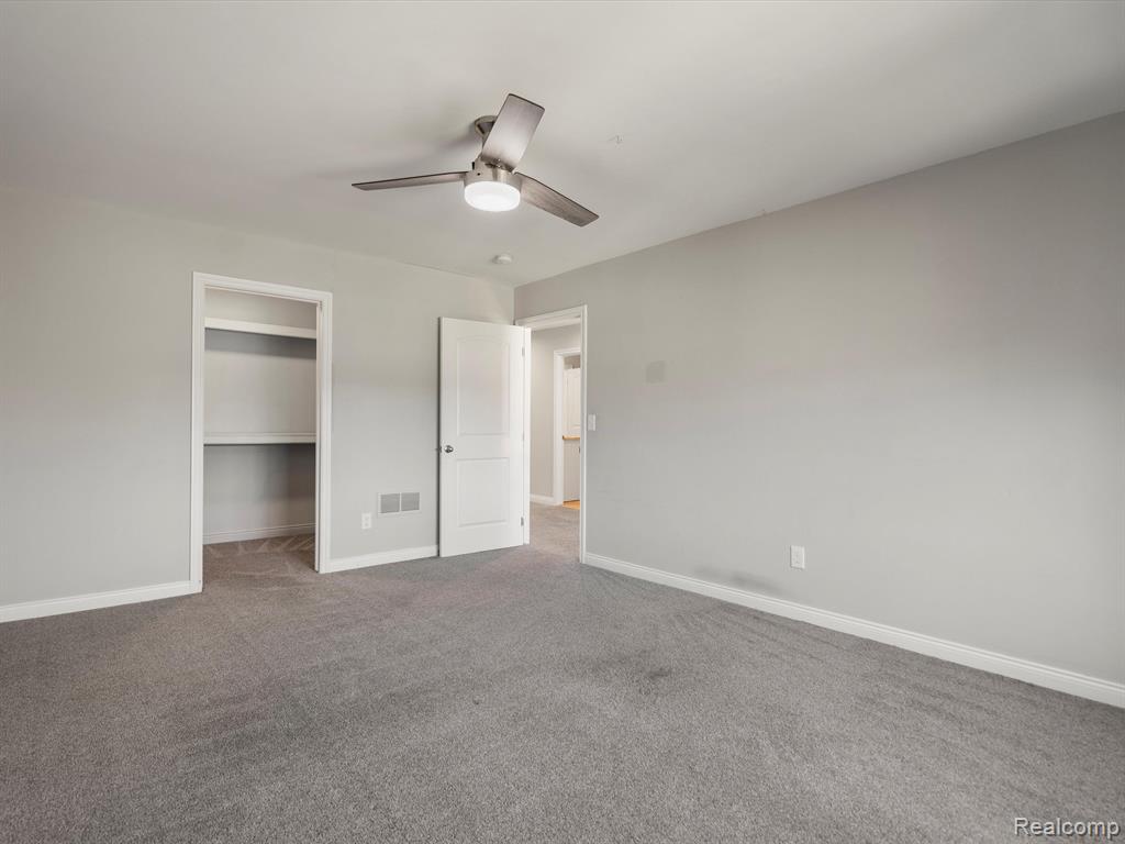46854 EMERALD CREEK Drive, Shelby Twp, MI 48315 — Photo 32