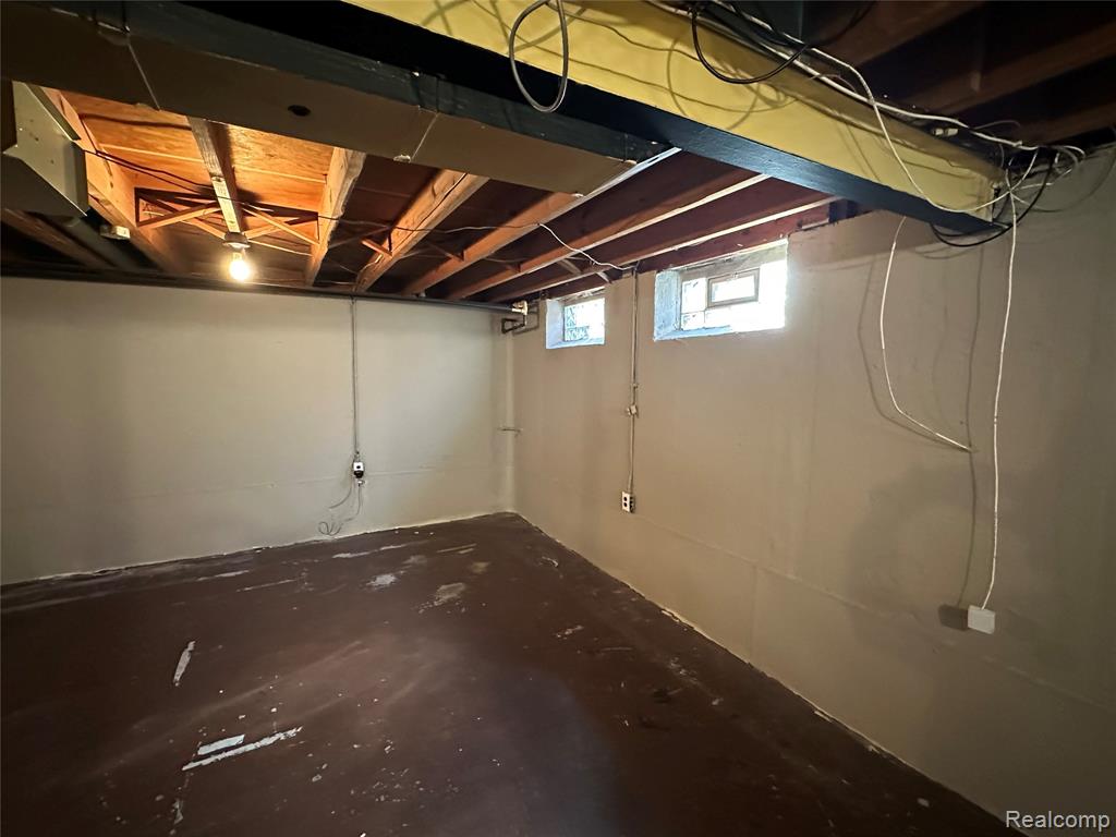 8981 Leverne, Redford, MI 48239 — Photo 18