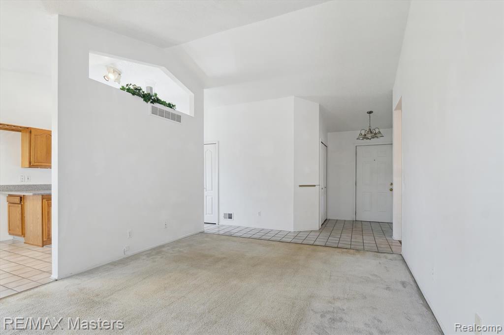 22571 Silver Creek Drive, 16, Woodhaven, MI 48183 — Photo 3
