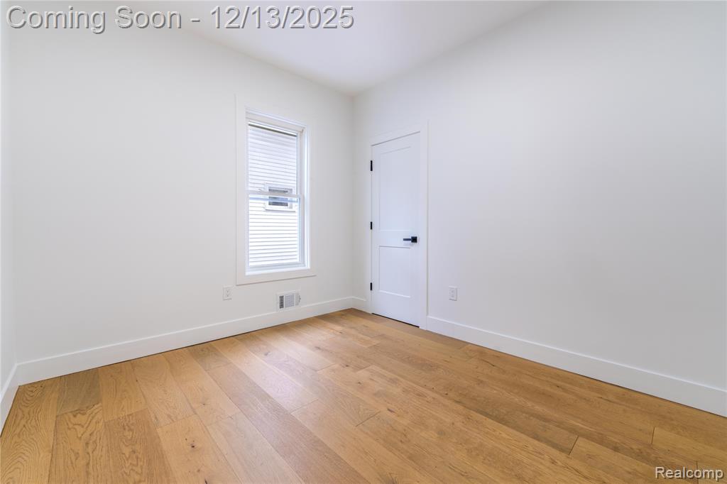 2433 Fischer Street, Detroit, MI 48214 — Photo 18