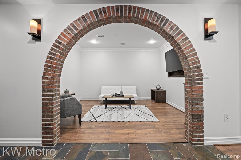505 W Hudson Avenue, Royal Oak, MI 48067 — Photo 24