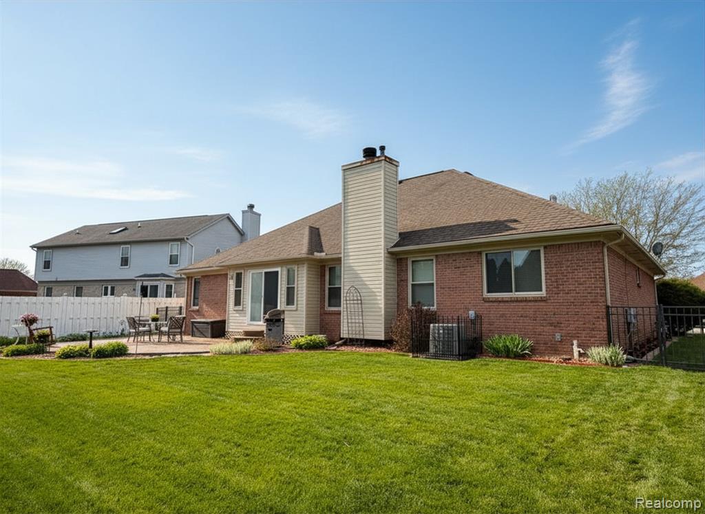 23601 Oakleigh Avenue, Woodhaven, MI 48183 — Photo 6