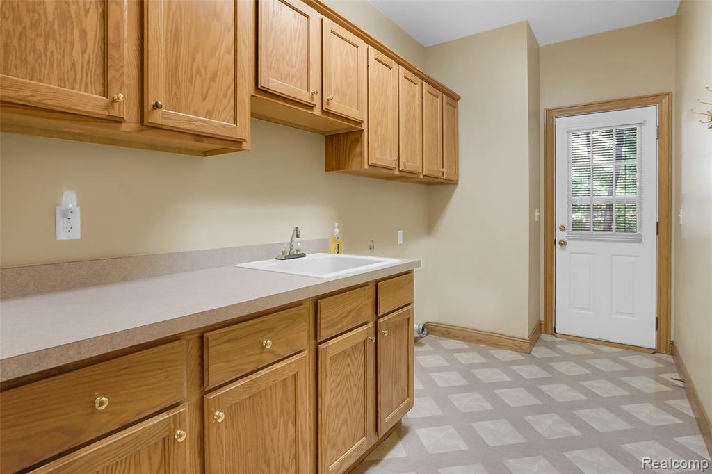 9065 Moonlight Bay, Pinckney, MI 48169 — Photo 24