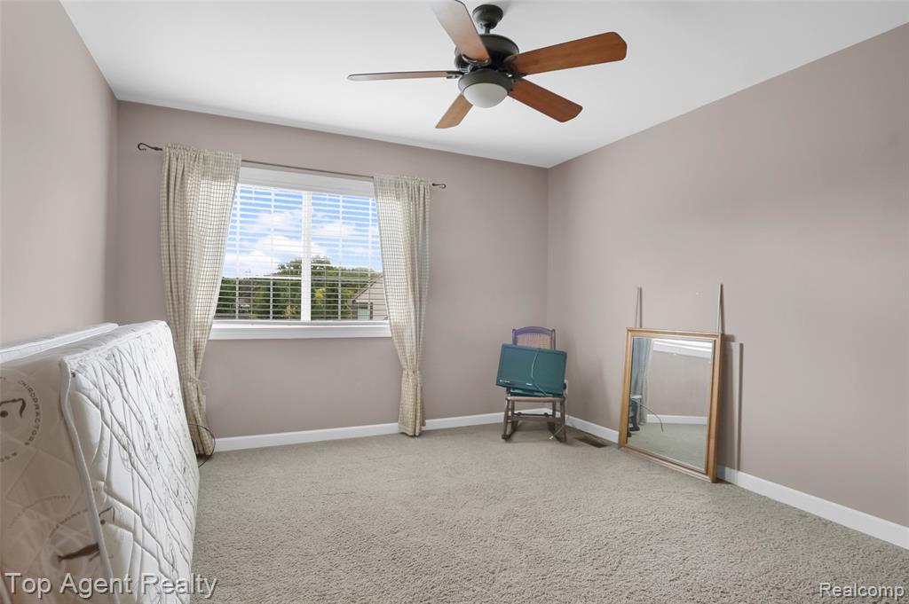 6369 Peach Tree Court, Rochester Hills, MI 48306 — Photo 30