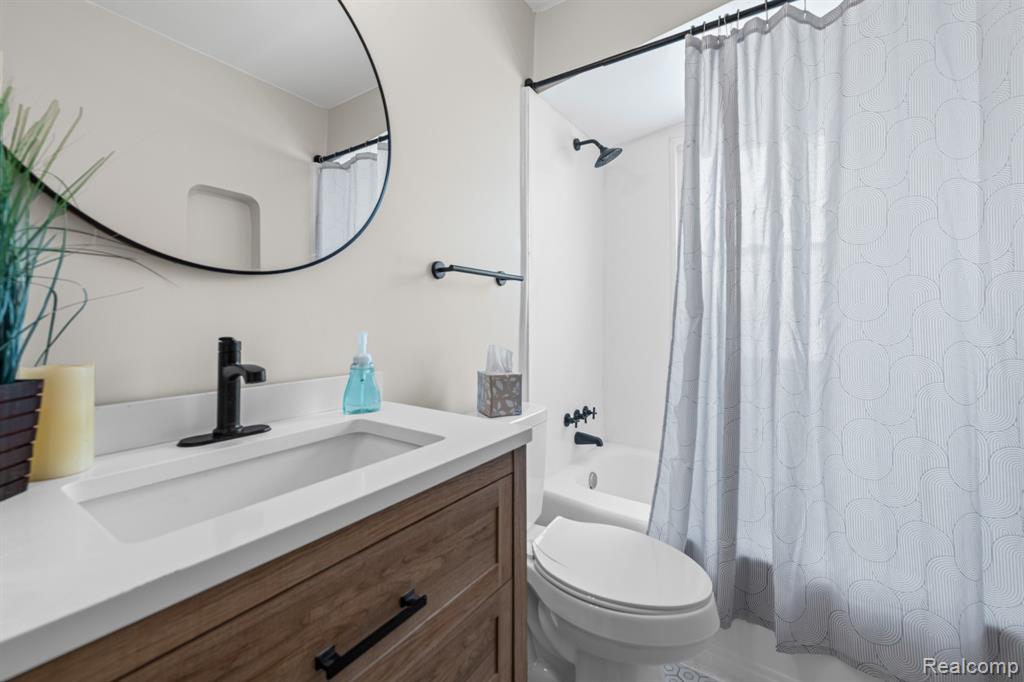 582 Mill Street, Lincoln Park, MI 48146 — Photo 10