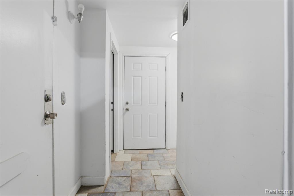 16666 James Couzens, Detroit, MI 48221 — Photo 15