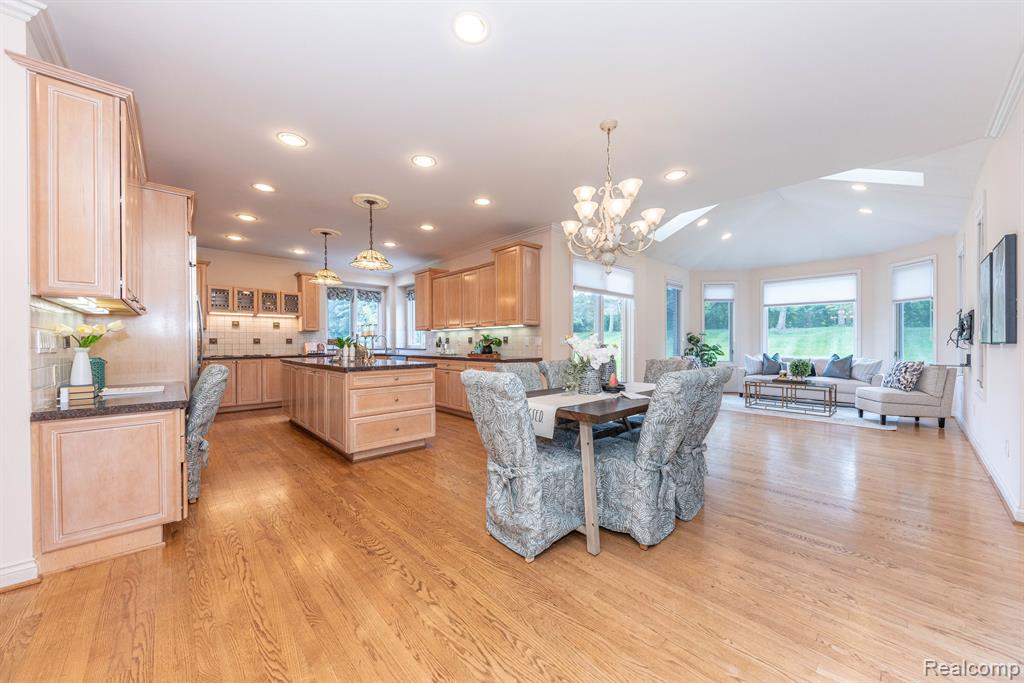 5003 HICKORY POINTE Drive, Orchard Lake Village, MI 48323 — Photo 23