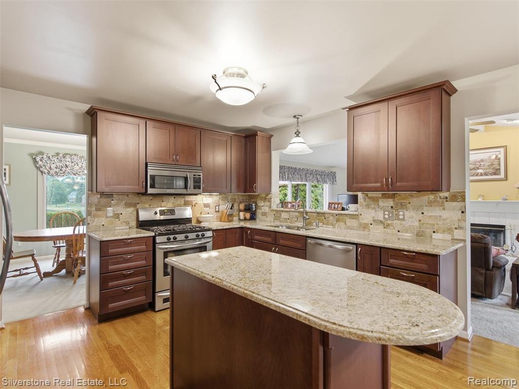 6577 Edith Court, Troy, MI 48085 — Photo 20
