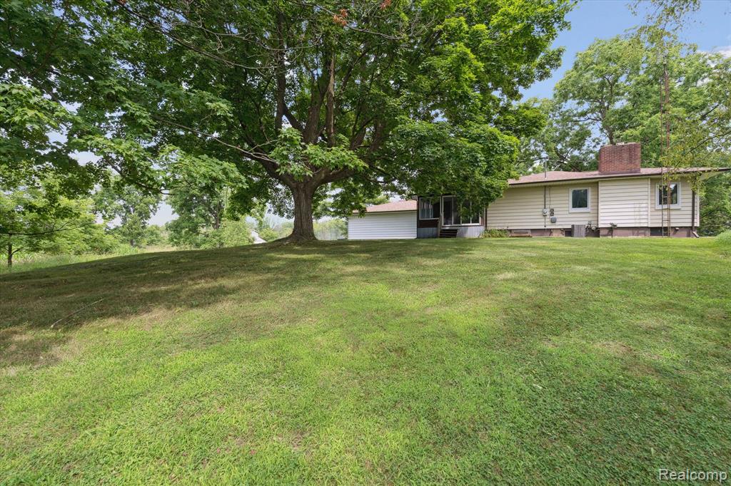 7467 McCandlish Road, Grand Blanc, MI 48439 — Photo 33