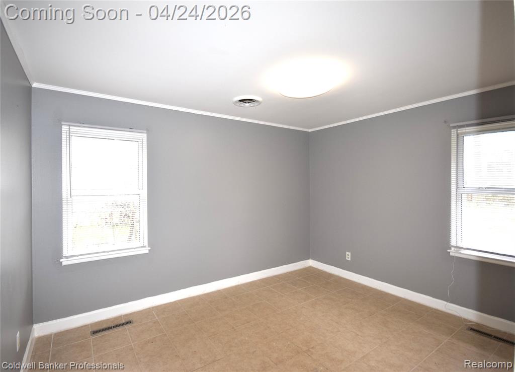 10311 Saratoga Street, Oak Park, MI 48237 — Photo 10