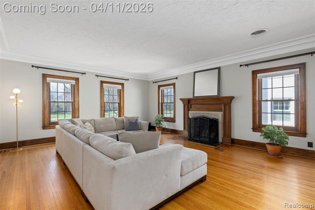 630 Lakepointe Street, Grosse Pointe, MI 48230 — Photo 9