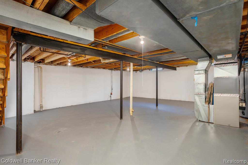 46038 SPINNING WHEEL Drive, Canton, MI 48187 — Photo 36