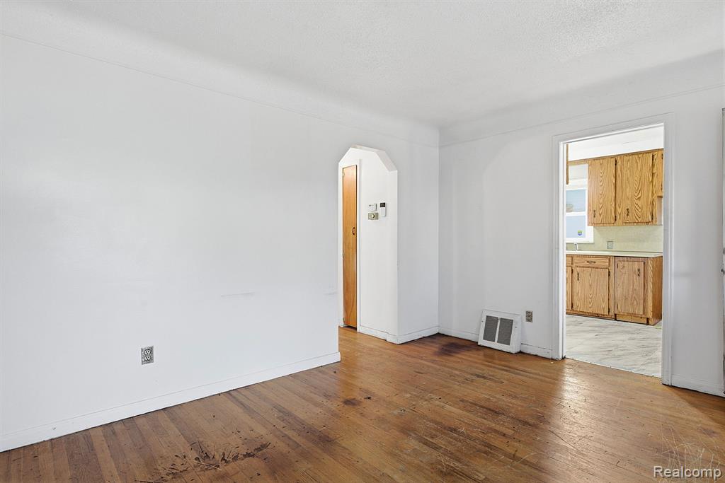 6000 Penrod Street, Detroit, MI 48228 — Photo 8