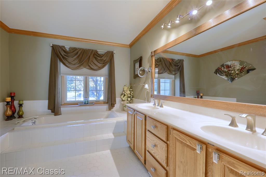 43274 Hillsboro Drive, Clinton Twp, MI 48038 — Photo 20