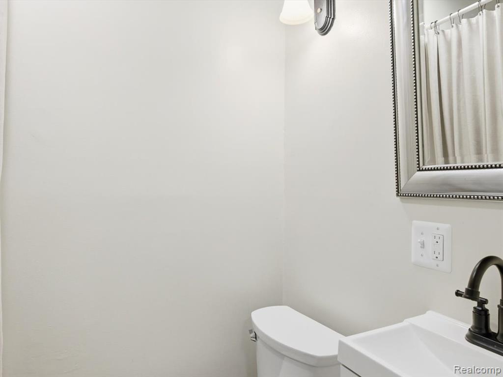 5837 Lakeshore Road, Fort Gratiot, MI 48059 — Photo 25