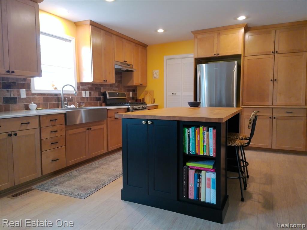 11730 Cedarbrook Drive, South Lyon, MI 48178 — Photo 6
