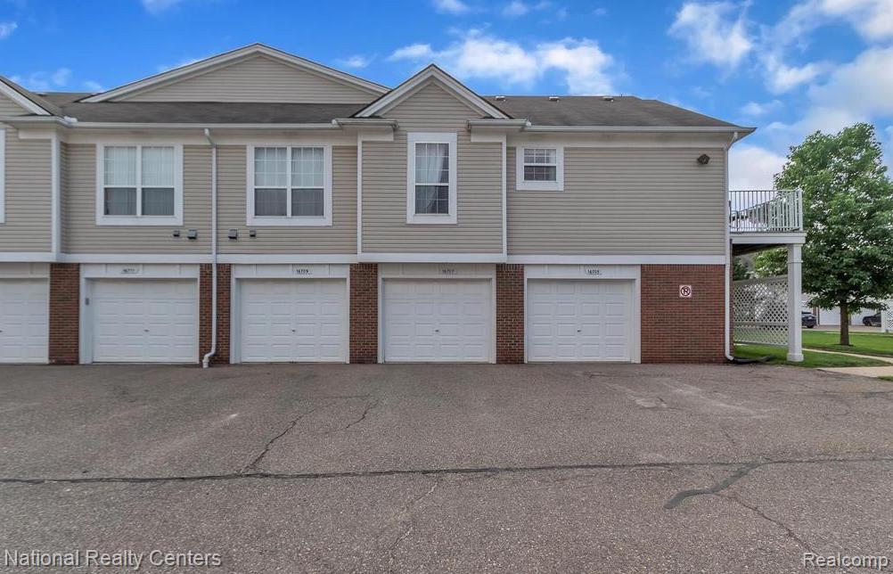 16707 CARRIAGE Way, Northville, MI 48168 — Photo 3