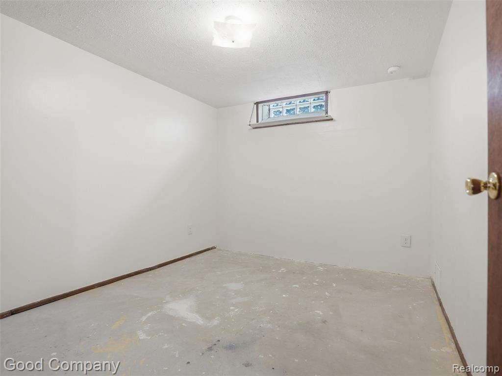 8717 Cologne Drive, Sterling Heights, MI 48314 — Photo 23