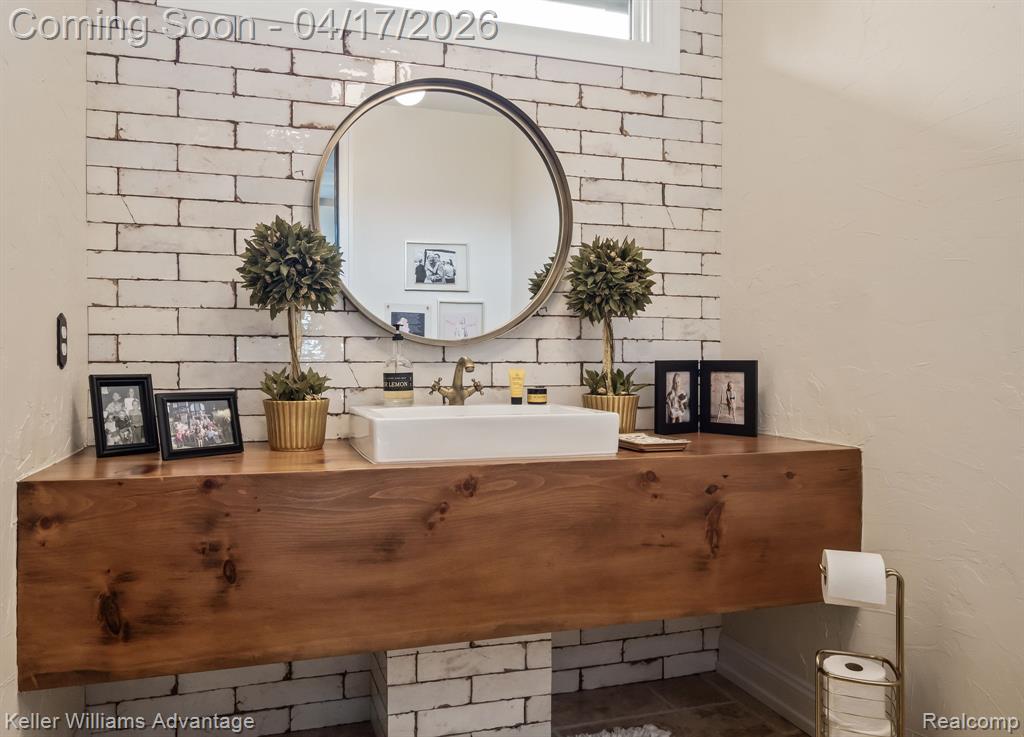 10993 Stoney Point Drive, South Lyon, MI, 48178