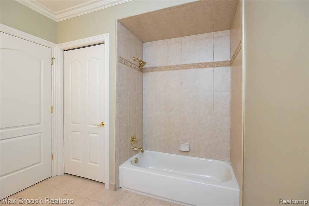 52221 Chickadee, Shelby Twp, MI 48315 — Photo 34