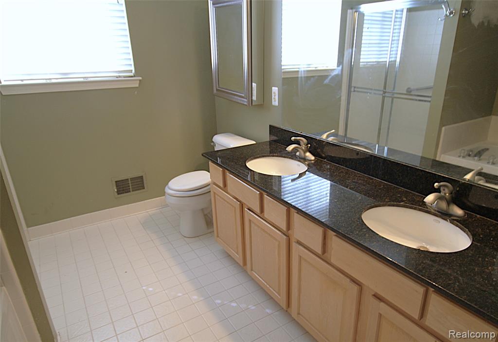 11152 Woodfield Parkway, Grand Blanc, MI 48439 — Photo 21