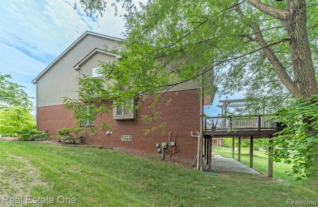 17017 BOULDER Drive, Northville, MI 48168 — Photo 15