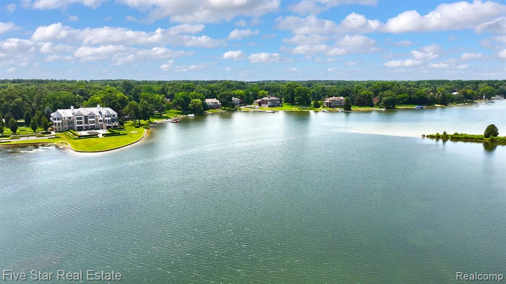 8931 Edgewood Park Drive, Commerce Twp, MI 48382 — Photo 69