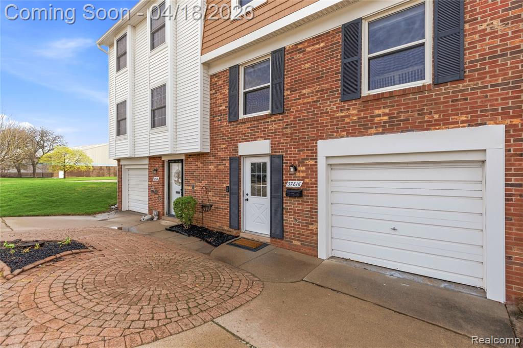 37816 Charter Oaks Boulevard, Clinton Twp, MI 48036 — Photo 33