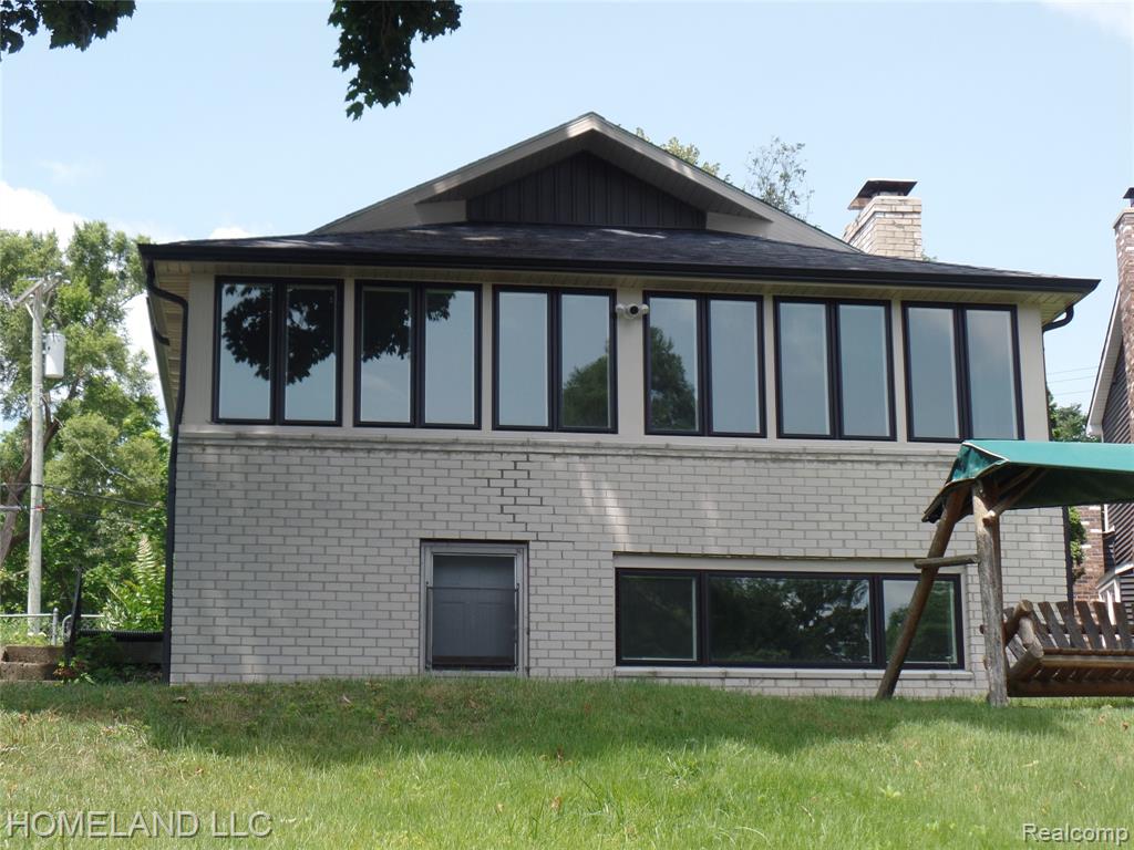 Property photo for 4039 Lotus Drive, Waterford, MI 48329