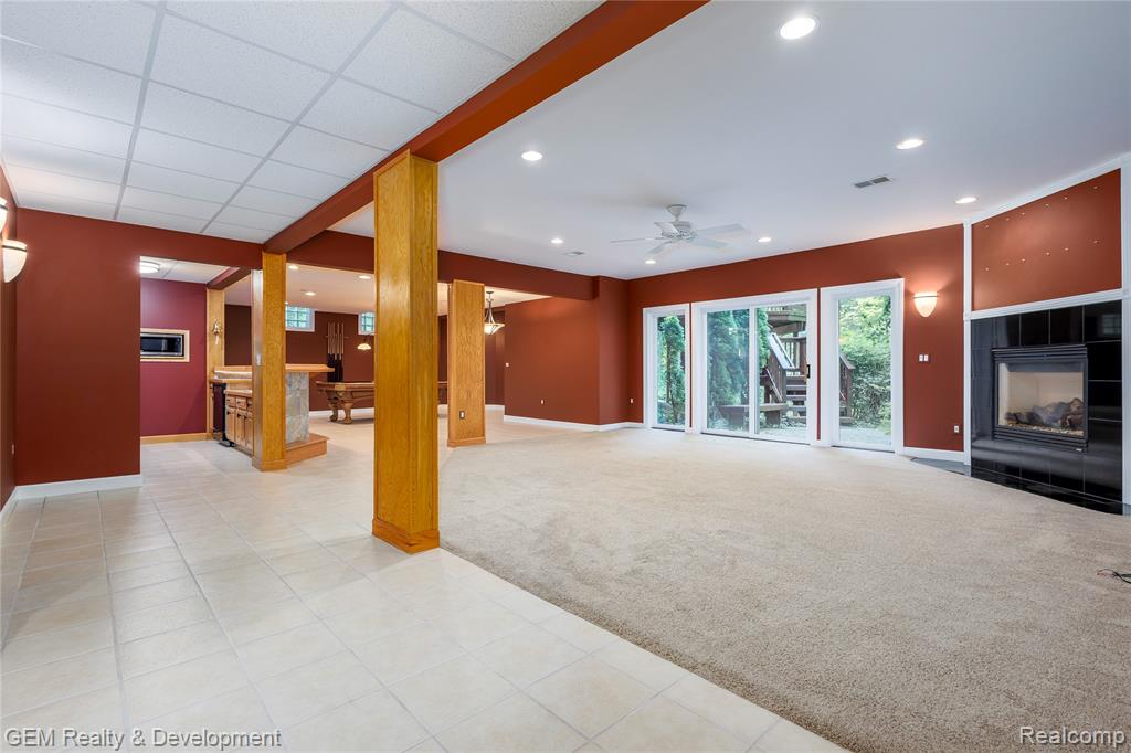 9054 Green Hickory Lane, Fenton, MI 48430 — Photo 42