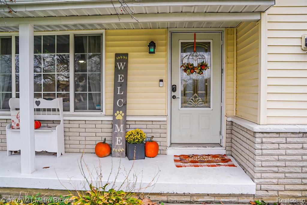 5521 N Belsay Road, Flint, MI 48506 — Photo 2