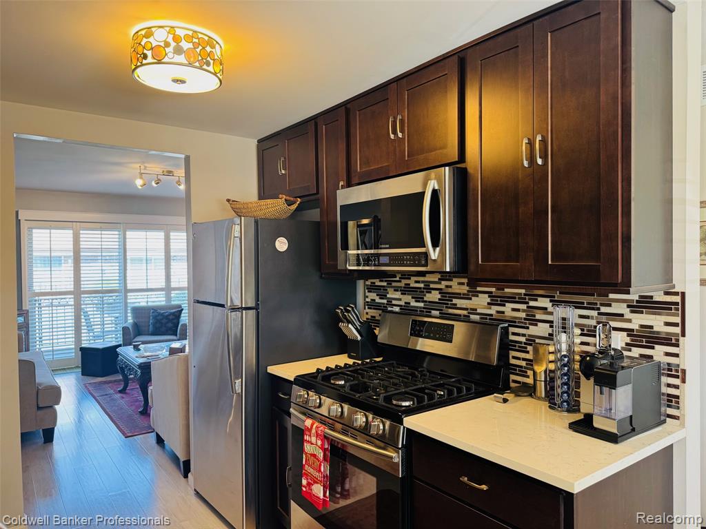 37021 E Aragona Drive, Clinton Twp, MI 48036 — Photo 9