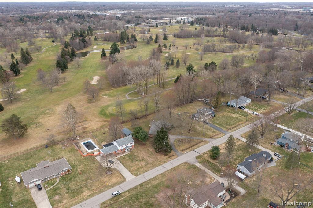 6226 GOLFVIEW Drive, Burton, MI 48509 — Photo 11