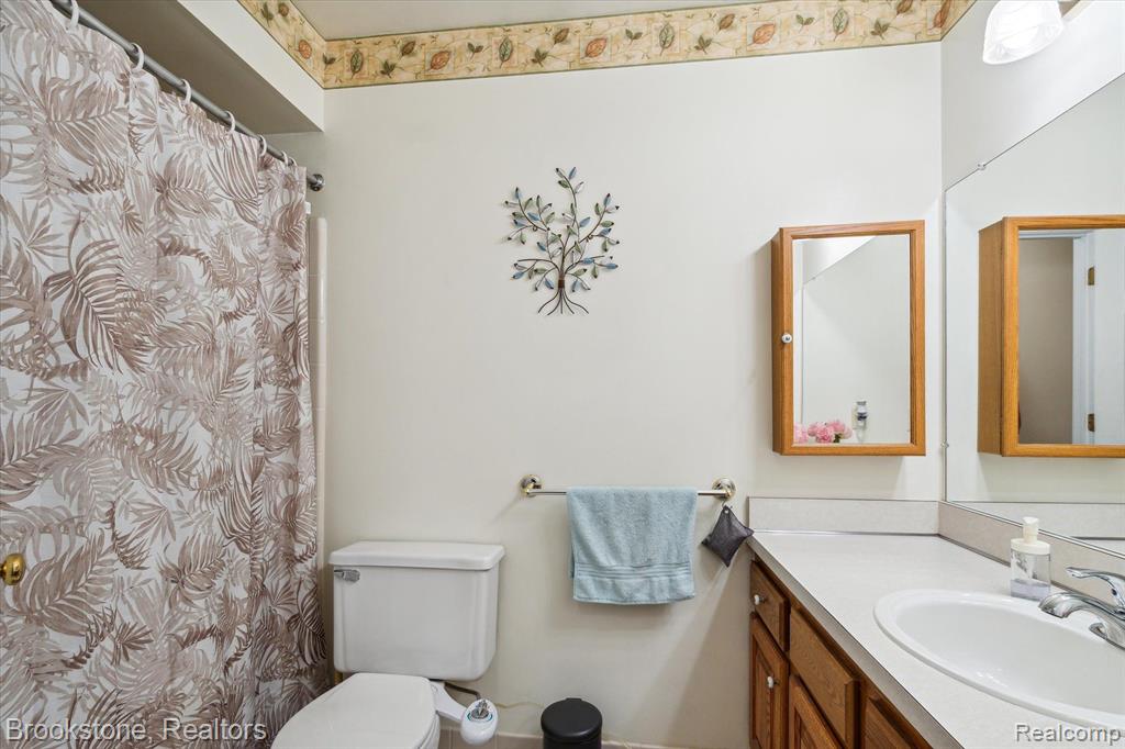 41424 AMBERCREST Drive, Sterling Heights, MI 48314 — Photo 20
