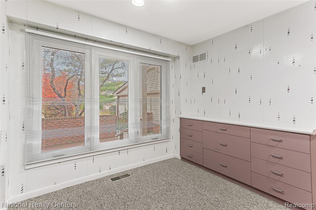 6904 Pebble Park Circle, West Bloomfield, MI — Photo 16