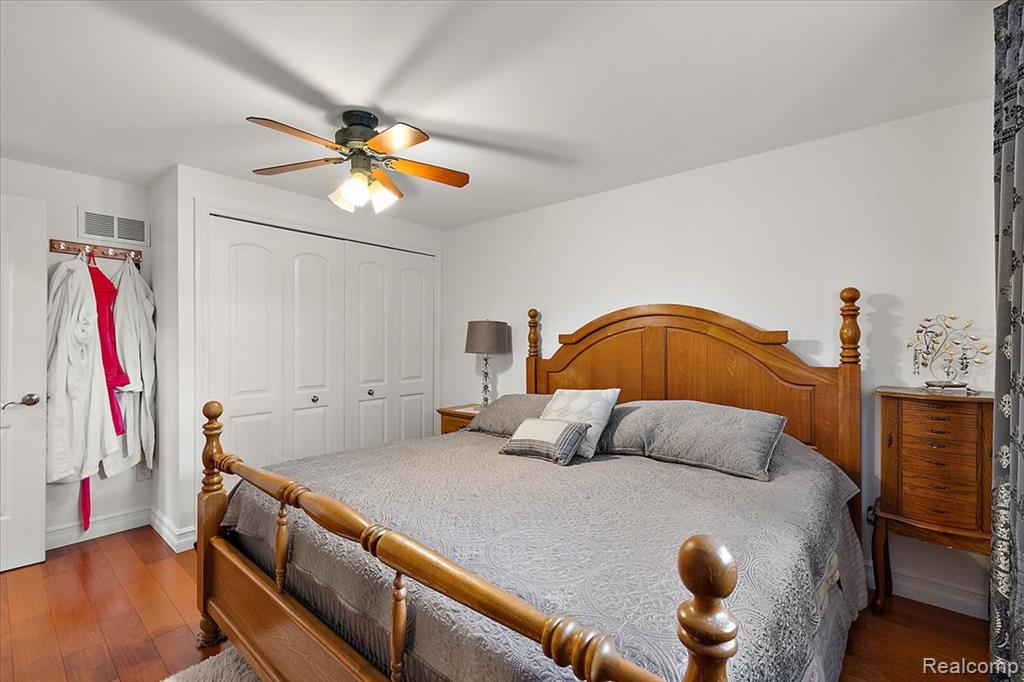 40058 Fraser Drive, Sterling Heights, MI 48310 — Photo 32