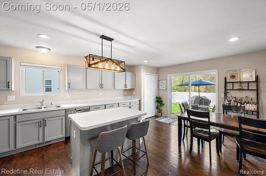 310 Fountain Park Drive, Waterford, MI 48327 — Photo 11