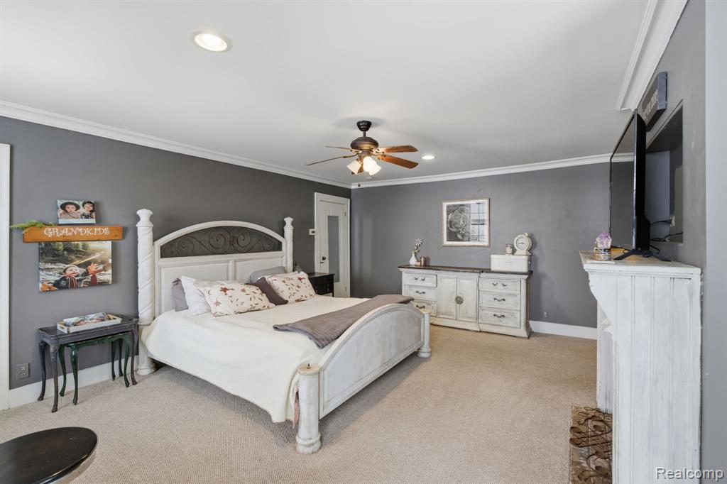 549 Grixdale Lane, Waterford, MI 48328 — Photo 33