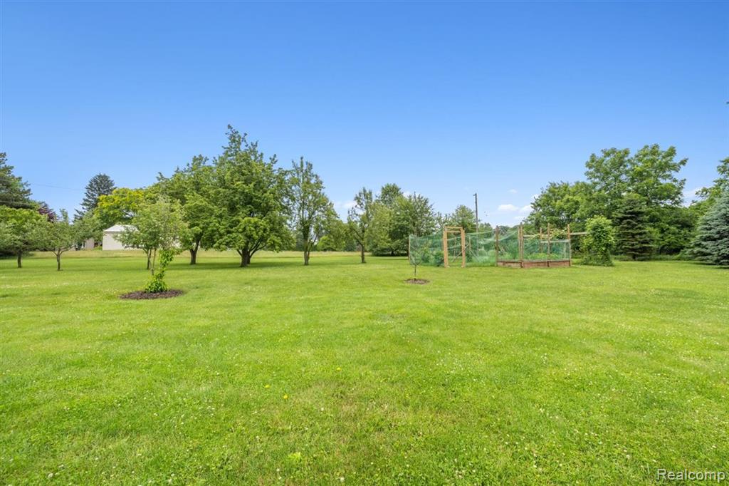 125 Olde Franklin Drive, Howell, MI 48855 — Photo 13