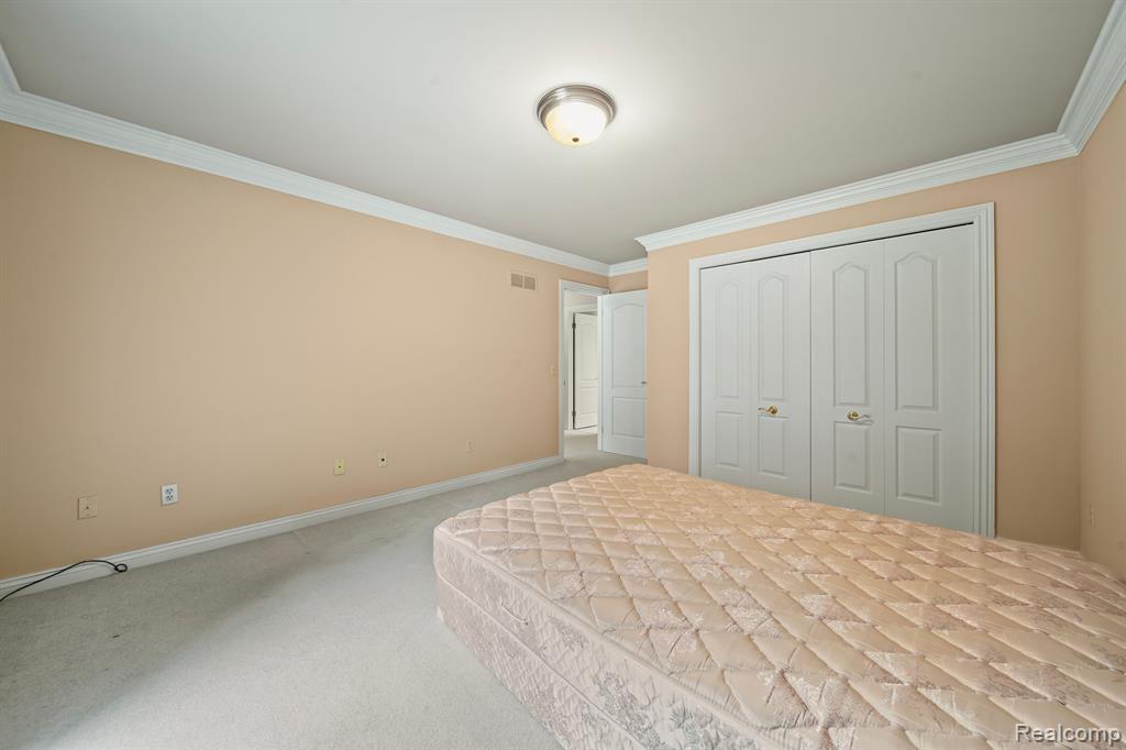 9856 Rattalee Lake Road, Clarkston, MI 48348 — Photo 38