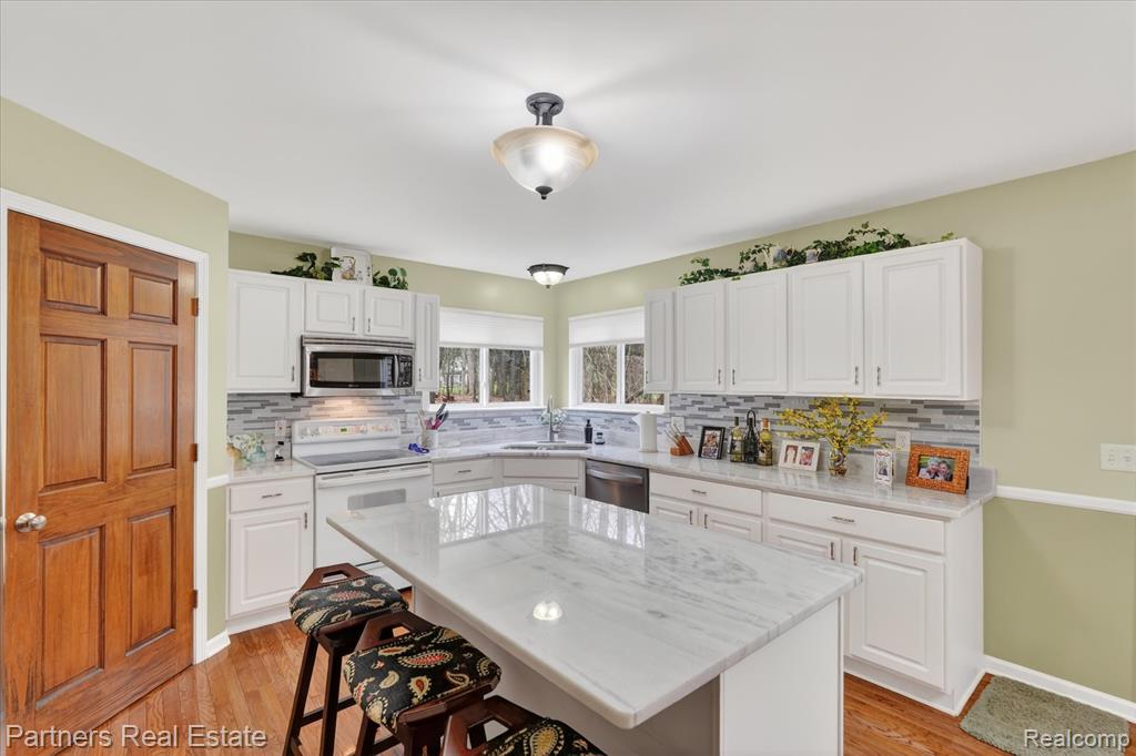 112 Summer Shade Drive, Howell, MI 48843 — Photo 13