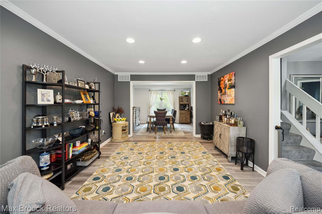 6247 Carpathian Court, West Bloomfield, MI 48324 — Photo 19