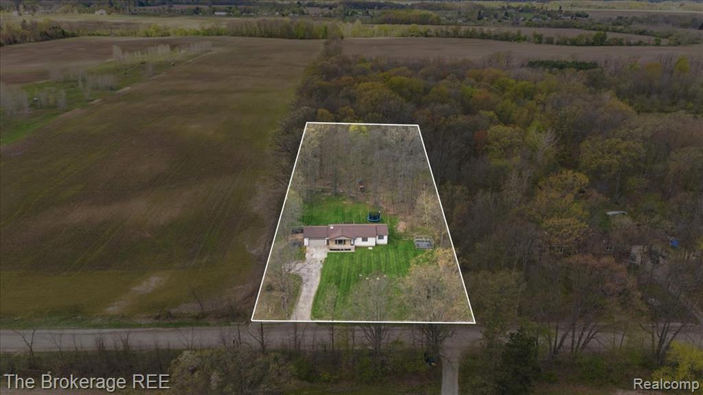 8254 Nichols Road, Gaines Vlg, MI 48436 — Photo 13