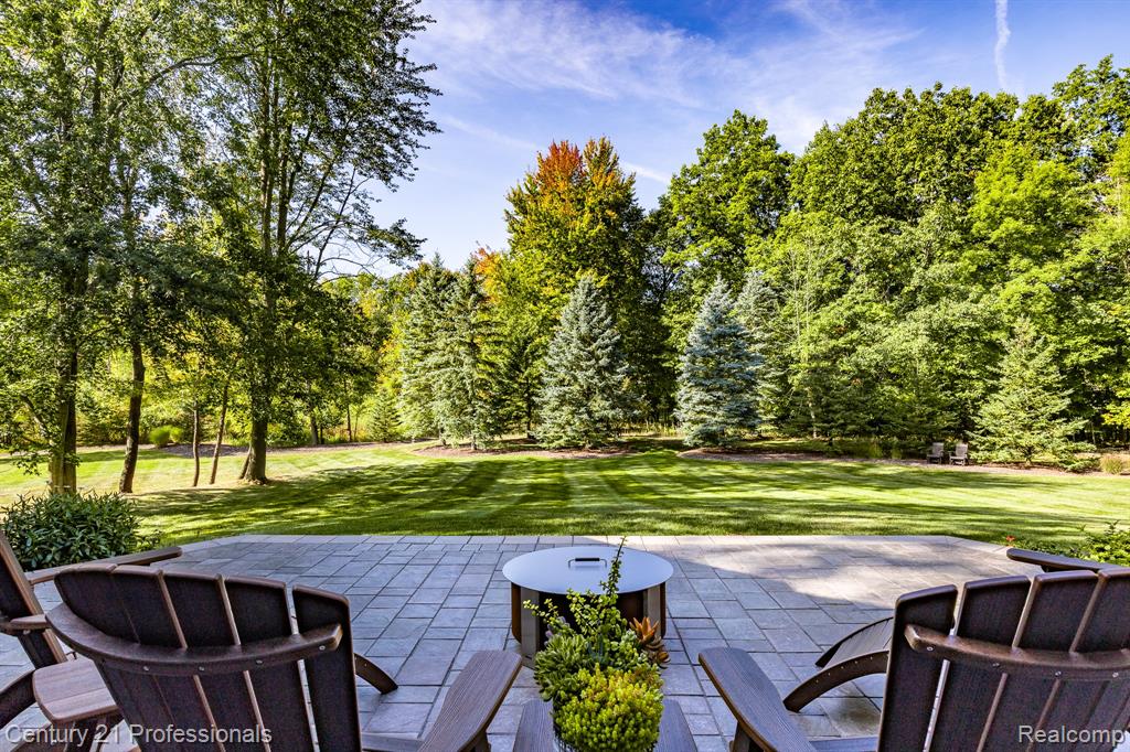 8242 Pine Hollow Court, Grand Blanc, MI 48439 — Photo 70