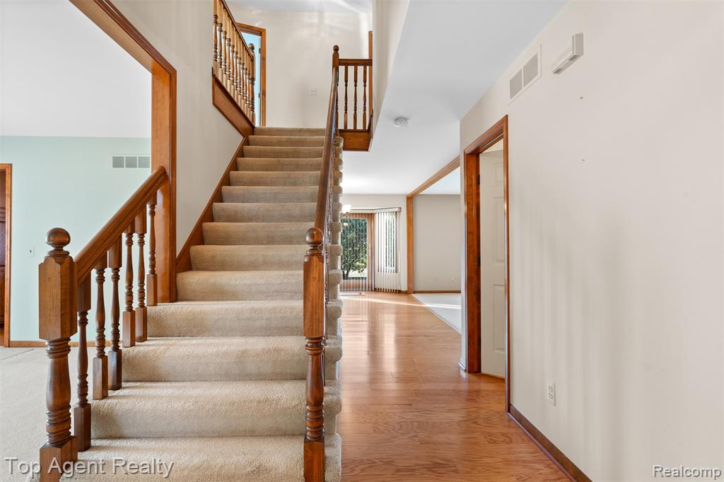 4430 Bayleaf Drive, Sterling Heights, MI 48314 — Photo 9