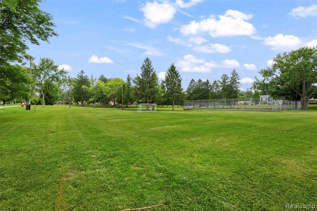414 Aqua Court, Royal Oak, MI 48073 — Photo 30