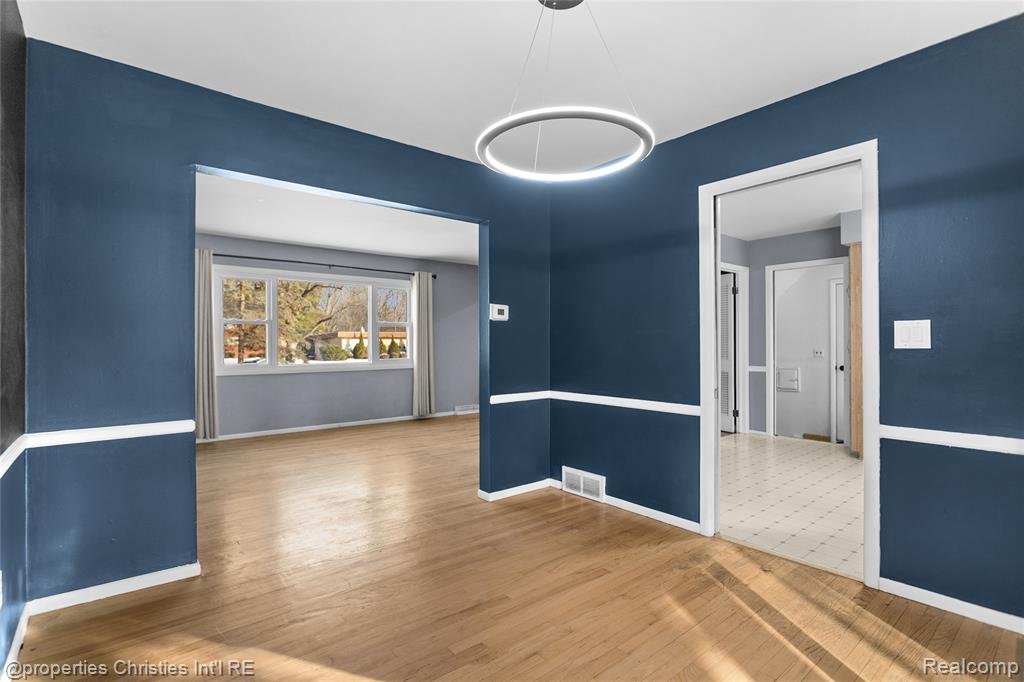 615 W 13 Mile Road, Royal Oak, MI 48073 — Photo 9