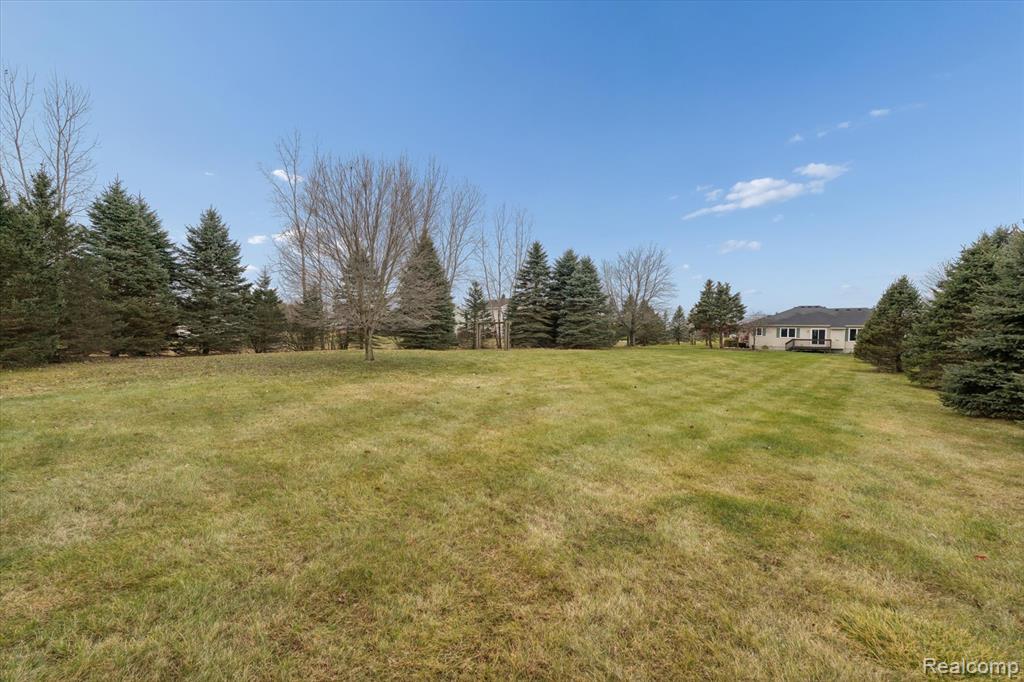 7183 Miller Lane, Grand Blanc, MI 48439 — Photo 40