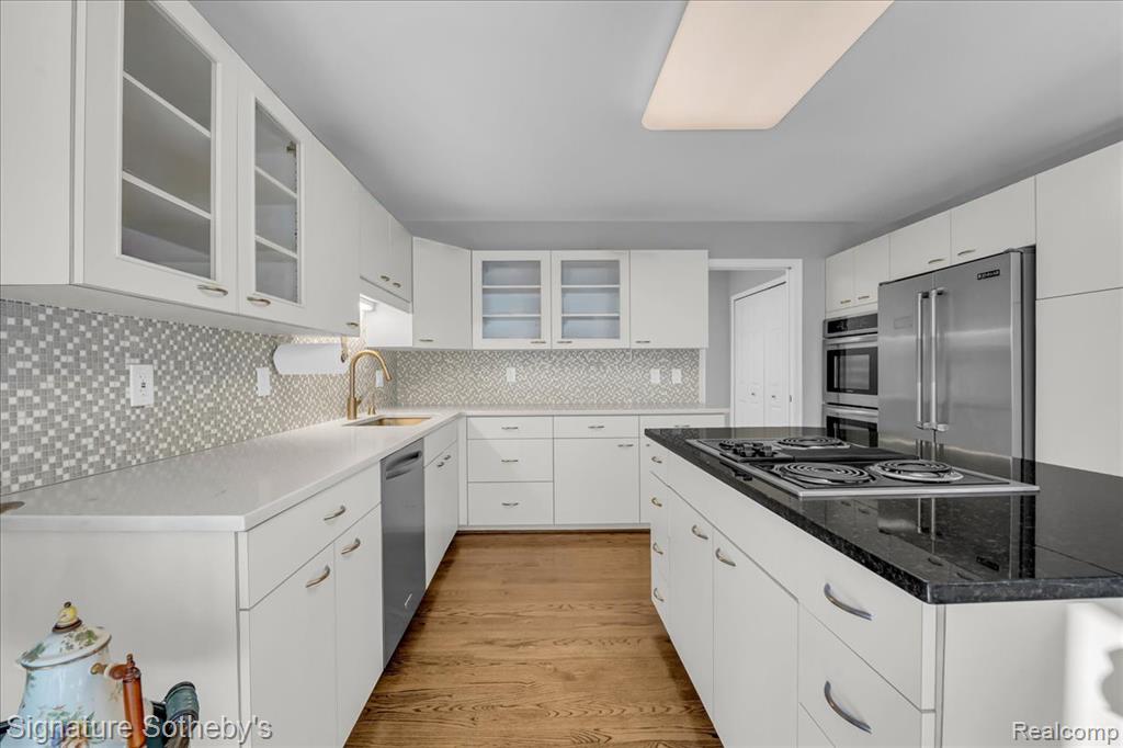 7525 Danbury Drive, West Bloomfield, MI — Photo 6